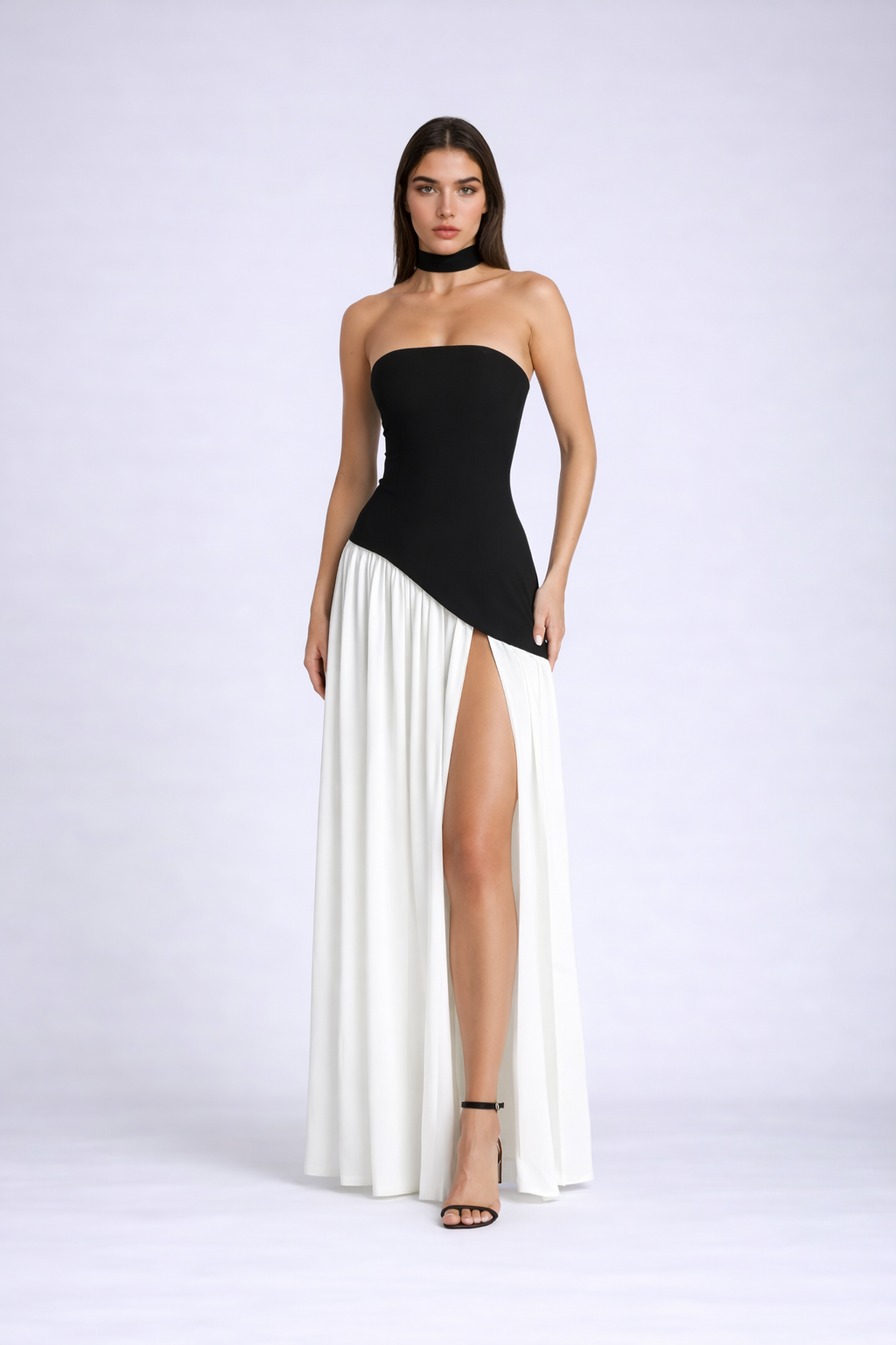 Valeria™ | Vestido Largo Elegante con Escote Strapless y Abertura Lateral