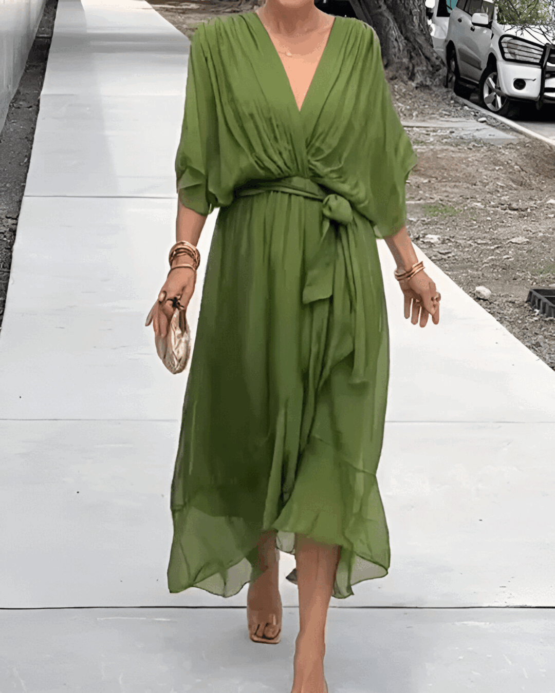 Monica | Vestido de chiffon con escote en V